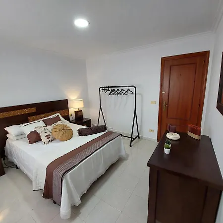 Acogedora Casa De Campo- Bajo Con Finca- Holiday home
